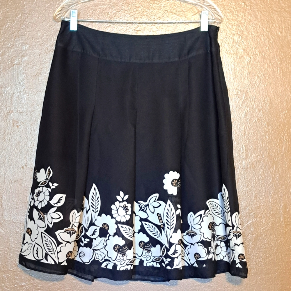 Geoffrey Beene Black and White Pleated A-Line Skirt Size 8